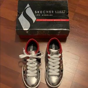 Girls Sketcher Street. NWT. Size 3